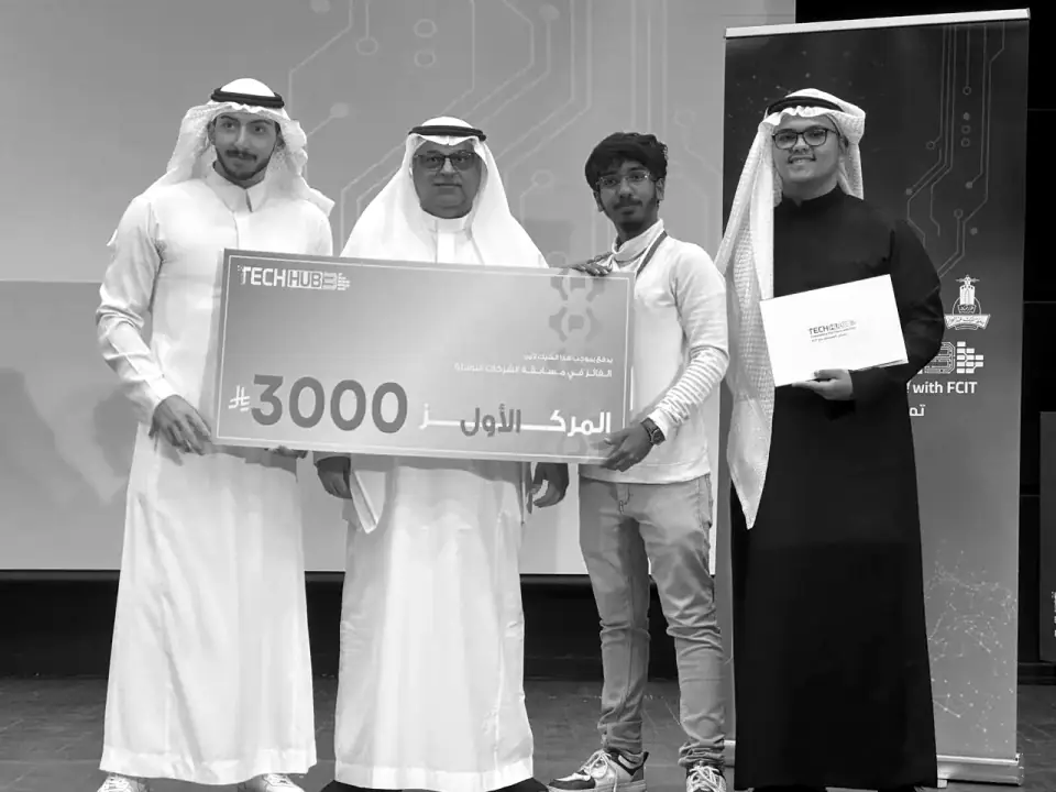 Team FieldLog receiving first place at TechHub